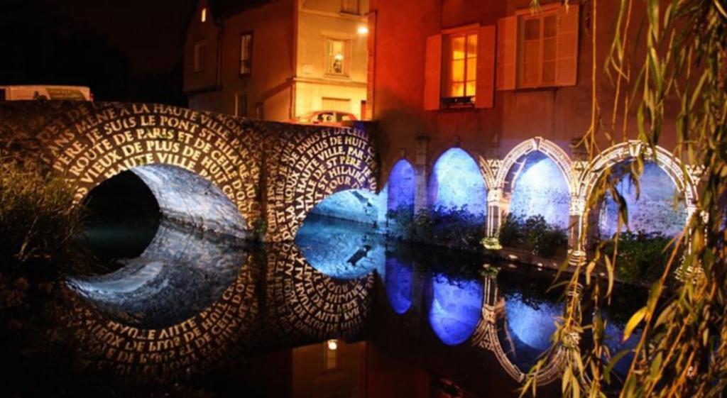 Logis Hotel L'Oree De Chartres - Barjouville Buitenkant foto
