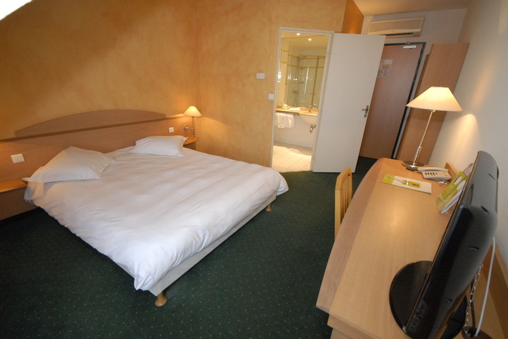 Logis Hotel L'Oree De Chartres - Barjouville Buitenkant foto