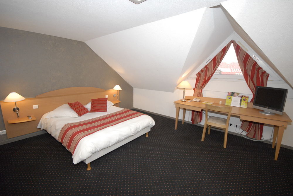 Logis Hotel L'Oree De Chartres - Barjouville Buitenkant foto