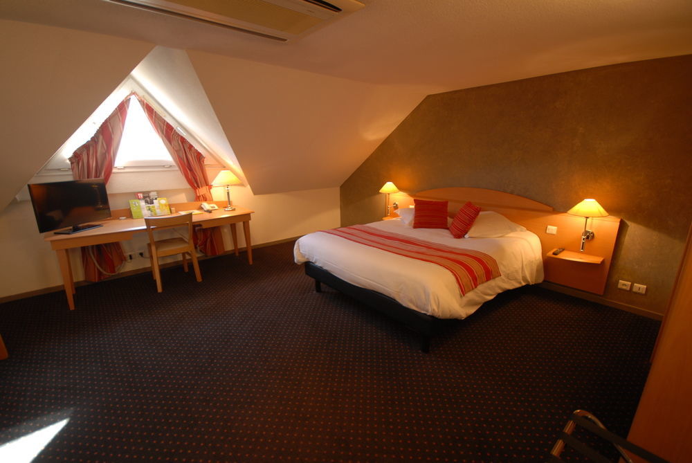 Logis Hotel L'Oree De Chartres - Barjouville Buitenkant foto